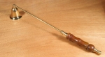 Kerzenl�scher Messing mit Holzgriff